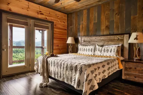 Bedroom - 2470 Hackberry Dr, Sevierville, TN 37862 photo 2 of 12
