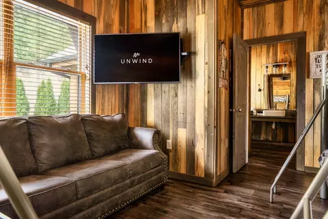 Living - 2470 Hackberry Dr, Sevierville, TN 37862 photo 4 of 6