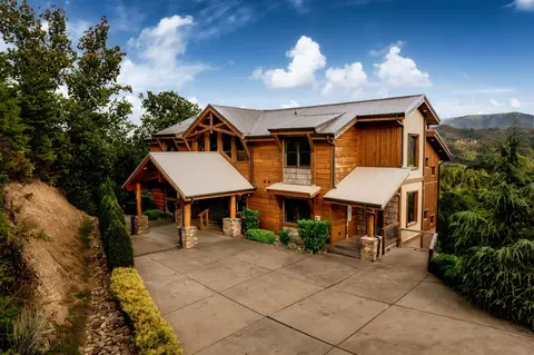 Exterior - 2470 Hackberry Dr, Sevierville, TN 37862 photo 4 of 25