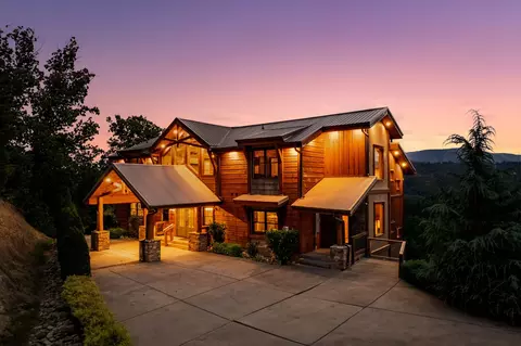 Exterior - 2470 Hackberry Dr, Sevierville, TN 37862 photo 3 of 25