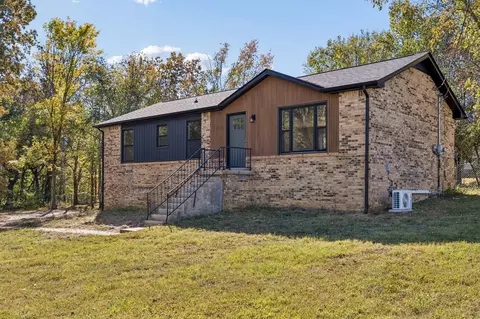 2218 Stokes Rd, Clarksville, TN 37043