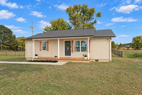 Exterior - 8165 State Line Rd, Taft, TN 38488 photo 2 of 7