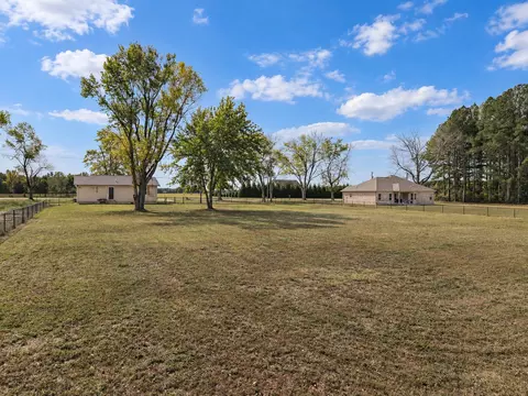 Exterior - 8165 State Line Rd, Taft, TN 38488 photo 7 of 7