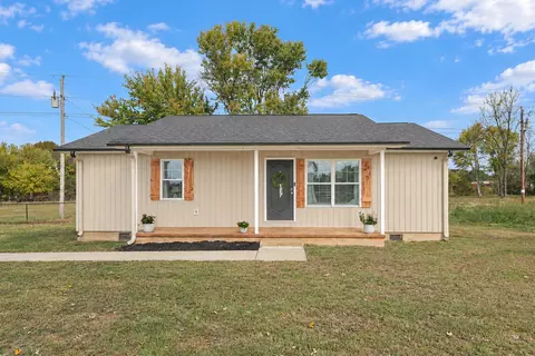 Exterior - 8165 State Line Rd, Taft, TN 38488 photo 1 of 7