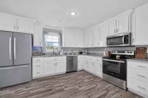 Kitchen - 8165 State Line Rd, Taft, TN 38488 photo 1 of 4