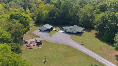 5201 Simpson Ln, Columbia, TN 38401