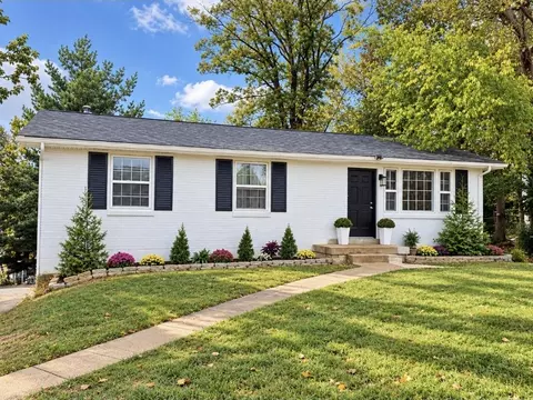 133 Luna Dr, Nashville, TN 37211
