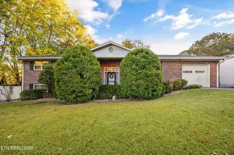124 Downey Dr, Maryville, TN 37801