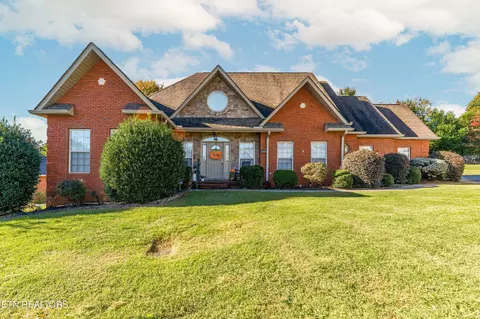 1013 Wilcox St, Maryville, TN 37804