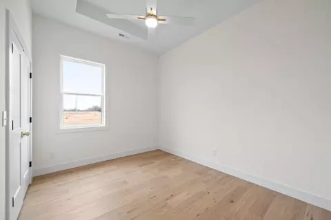 Bedroom - 32 Rustic Pnes, Dover, TN 37058 photo 5 of 7