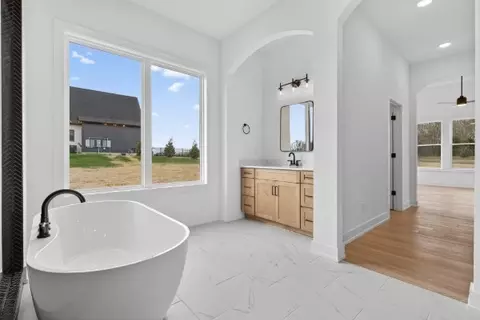 Bath - 35 Rustic Pnes, Dover, TN 37058 photo 5 of 8