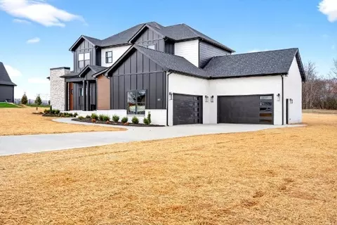 Exterior - 35 Rustic Pnes, Dover, TN 37058 photo 7 of 7