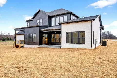 Exterior - 35 Rustic Pnes, Dover, TN 37058 photo 6 of 7