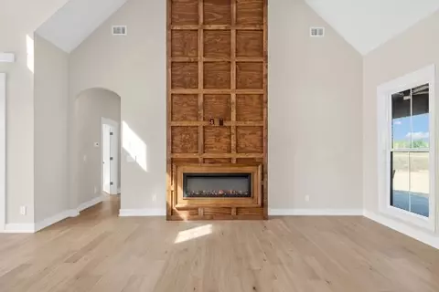 Living - 31 Rustic Pnes, Dover, TN 37058 photo 3 of 5
