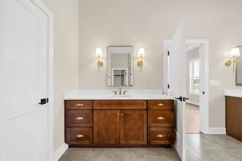 Bath - 31 Rustic Pnes, Dover, TN 37058 photo 6 of 11