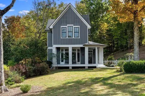 5240 Jenkins Rd, Santa Fe, TN 38482