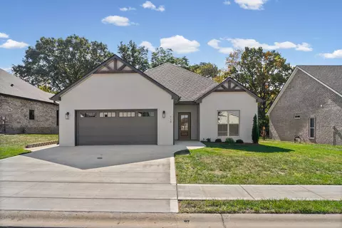 710 Southern Pine Trl, Clarksville, TN 37043