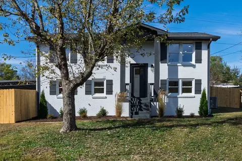 106 Dennis Rd, Hendersonville, TN 37075