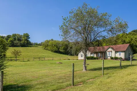 4283 Turkey Creek Rd, Williamsport, TN 38487