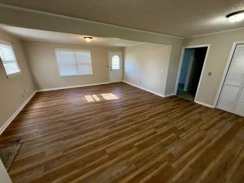 Living - 220 Apache Cir, Pulaski, TN 38478 photo 4 of 5