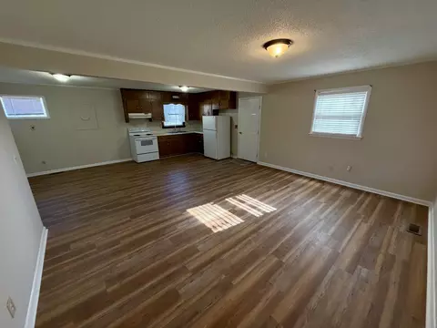 Living - 220 Apache Cir, Pulaski, TN 38478 photo 1 of 5