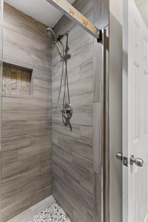 Bath - 755 E Northfield Blvd, Murfreesboro, TN 37130 photo 2 of 3