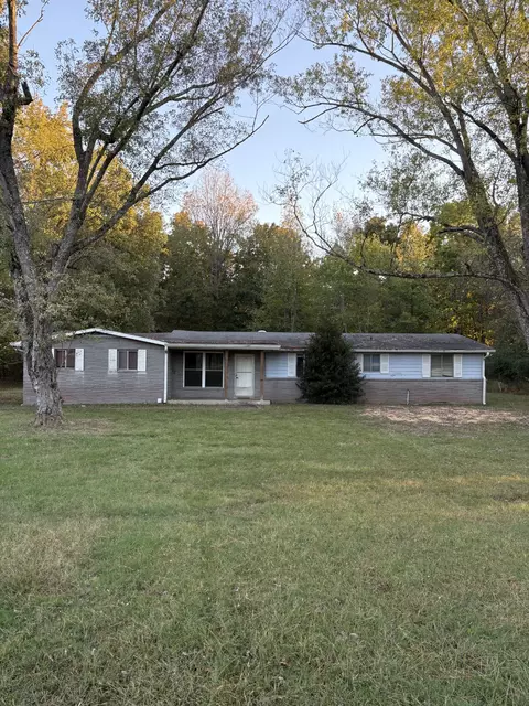 3489 Lake Rd, Woodlawn, TN 37191
