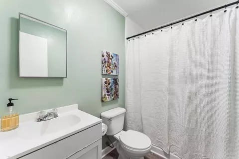 Bath - 6139 E Buckeye Bottom Rd, Murfreesboro, TN 37129 photo 2 of 2
