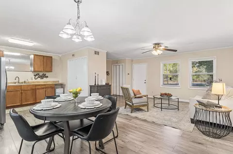 Dining - 6139 E Buckeye Bottom Rd, Murfreesboro, TN 37129 photo 3 of 4
