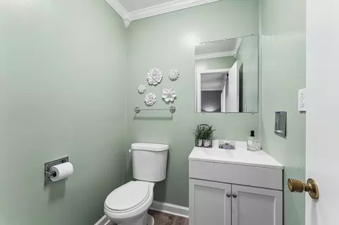 Bath - 6139 E Buckeye Bottom Rd, Murfreesboro, TN 37129 photo 1 of 2