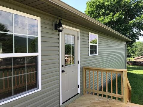 112 Rusty Rd, Jacksboro, TN 37757 photo 2