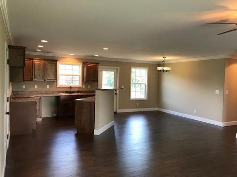 112 Rusty Rd, Jacksboro, TN 37757 photo 5