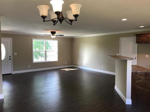 112 Rusty Rd, Jacksboro, TN 37757 photo 9