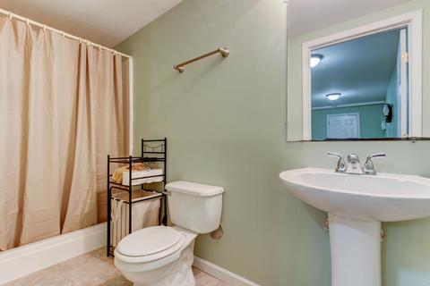 8974 Heathercrest Dr, Powell, TN 37849 photo 13