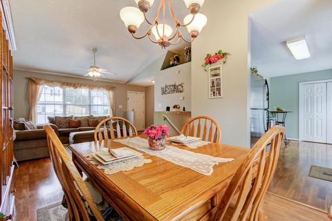 8974 Heathercrest Dr, Powell, TN 37849 photo 6