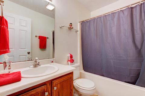 8974 Heathercrest Dr, Powell, TN 37849 photo 11