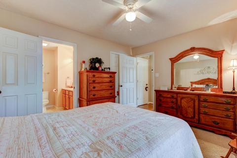 8974 Heathercrest Dr, Powell, TN 37849 photo 9