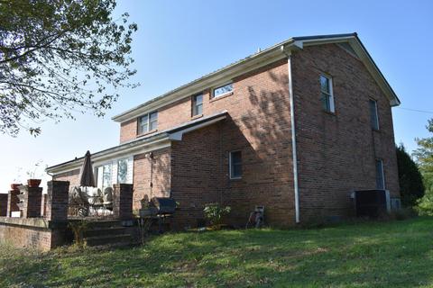 447 Malone Dr, Ewing, VA 24248 photo 8