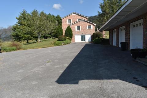 447 Malone Dr, Ewing, VA 24248 photo 7