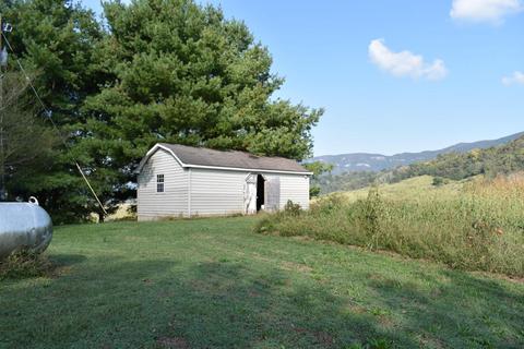 447 Malone Dr, Ewing, VA 24248 photo 28