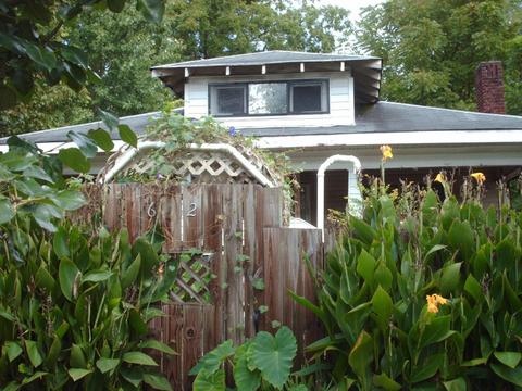 602 Exeter Ave, Middlesboro, KY 40965 photo 1