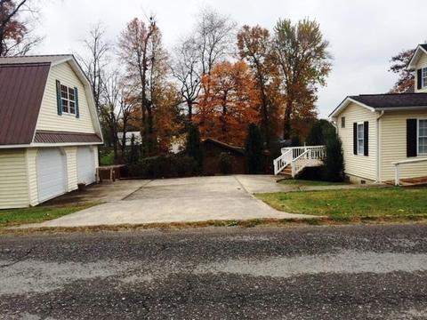 225 W Third Ave, Oneida, TN 37841 photo 13