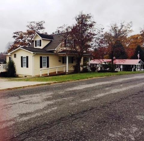 225 W Third Ave, Oneida, TN 37841 photo 3