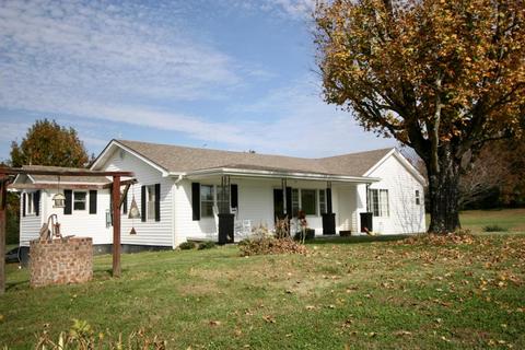 122 Coleman Rd, Madisonville, TN 37354