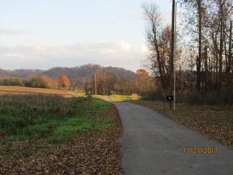 800 Carpenter Loop Rd, Greenback, TN 37742 photo 2
