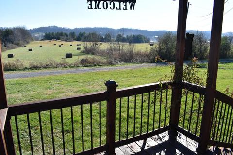 289 Briar Cliff Rd, Ewing, VA 24248 photo 11