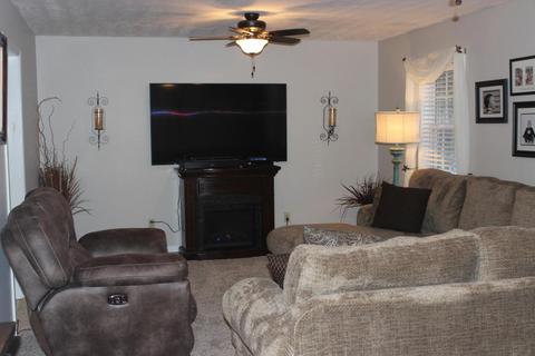 423 Eagle Bluff Rd, Jacksboro, TN 37757 photo 5