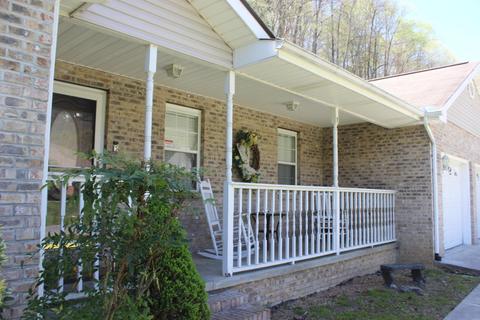 423 Eagle Bluff Rd, Jacksboro, TN 37757 photo 3