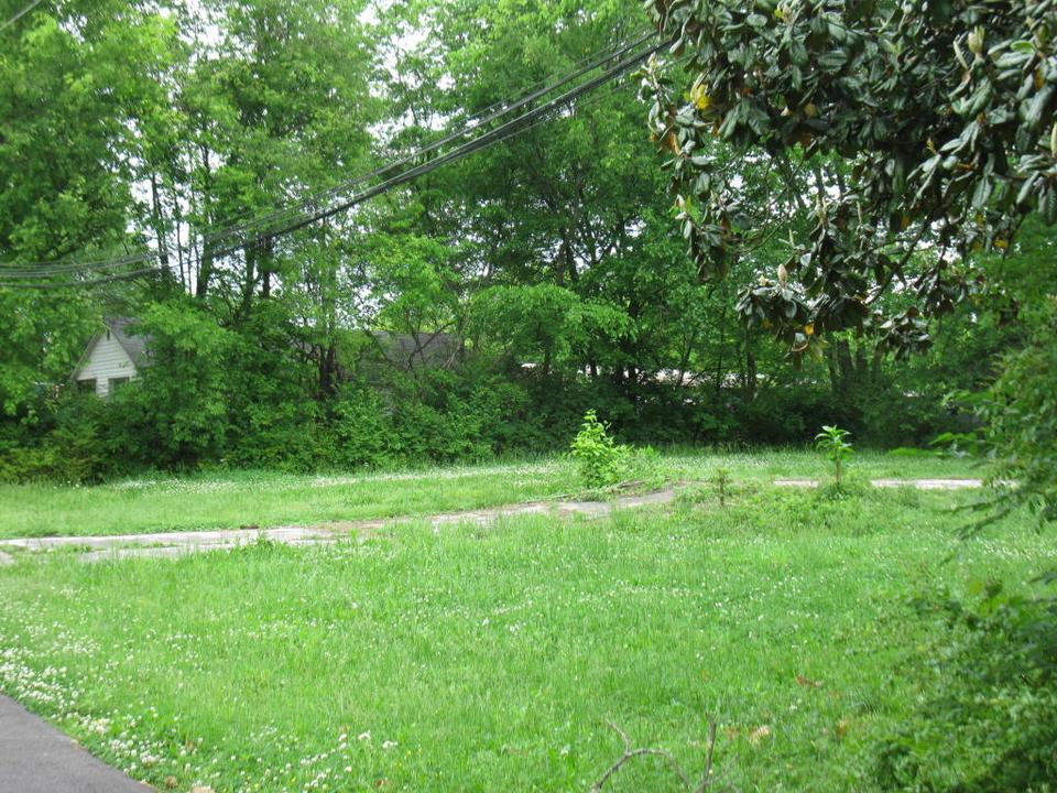  810 Belfast St, Maryville, TN 37801 photo 4