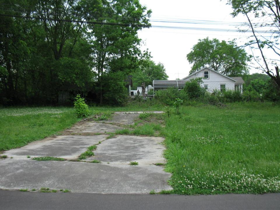  810 Belfast St, Maryville, TN 37801 photo 3